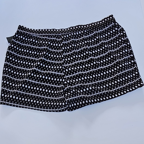 Jessica Simpson Pleated Front Shorts Skort Pull On 2X Black & White (Plus Size) - Picture 4 of 10